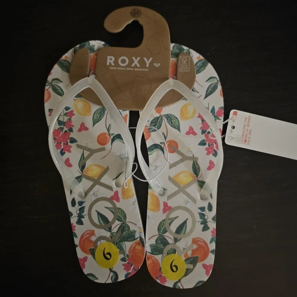 Roxy Bermuda Thongs - Picture 2 of 4